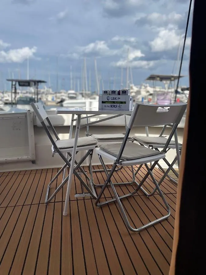 Botel Giorgia House Boat Hotel Palermo
