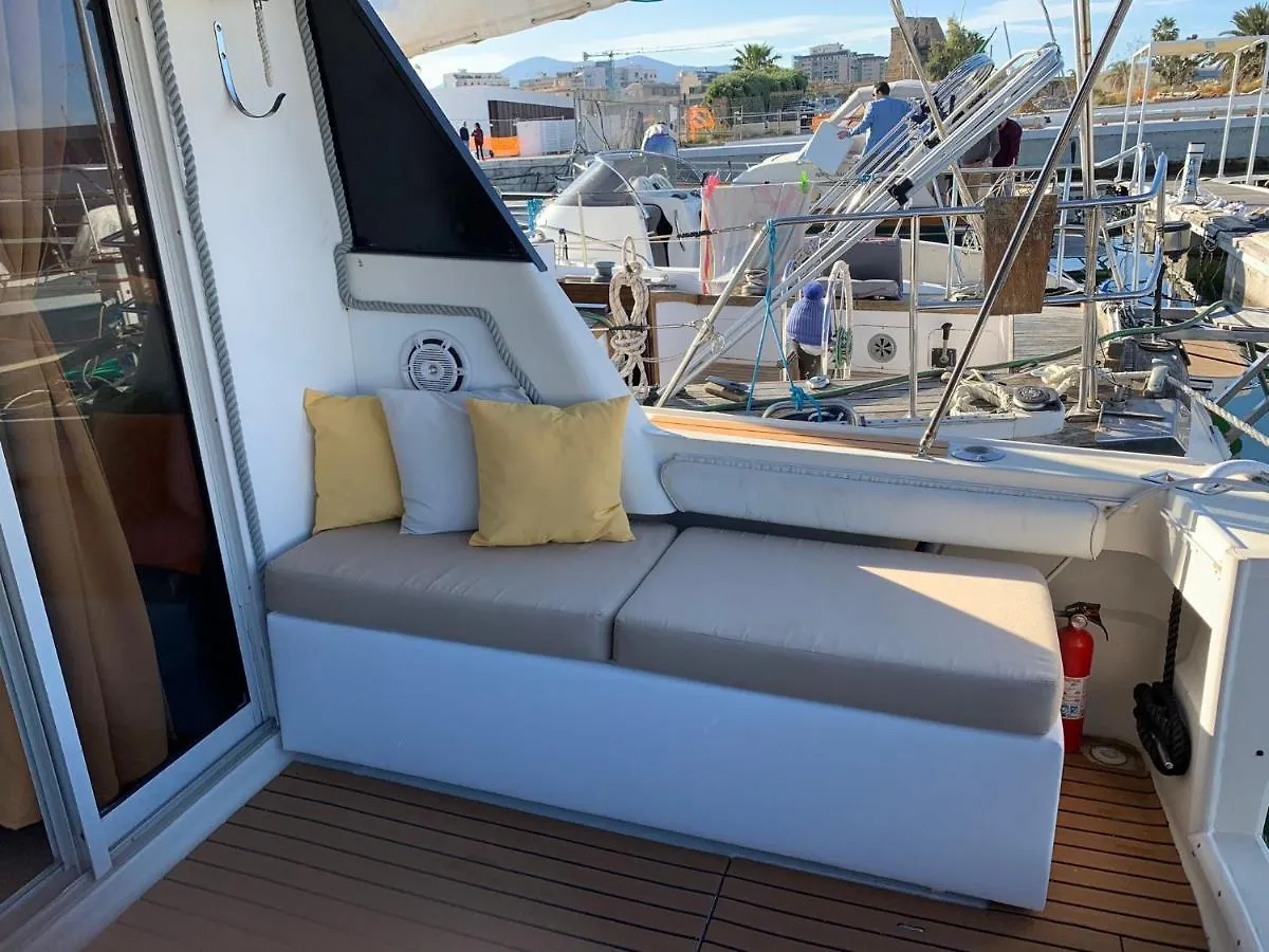 Giorgia House Boat Hotel Palermo Botel