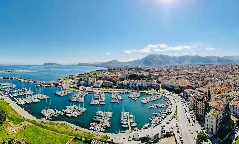 Hotel Giorgia House Boat Palermo Botel